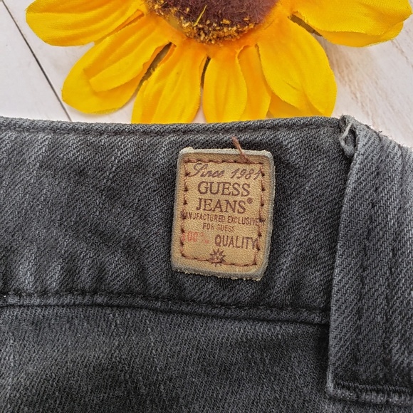 GUESS JEANS.... Size 24 - Picture 5 of 7